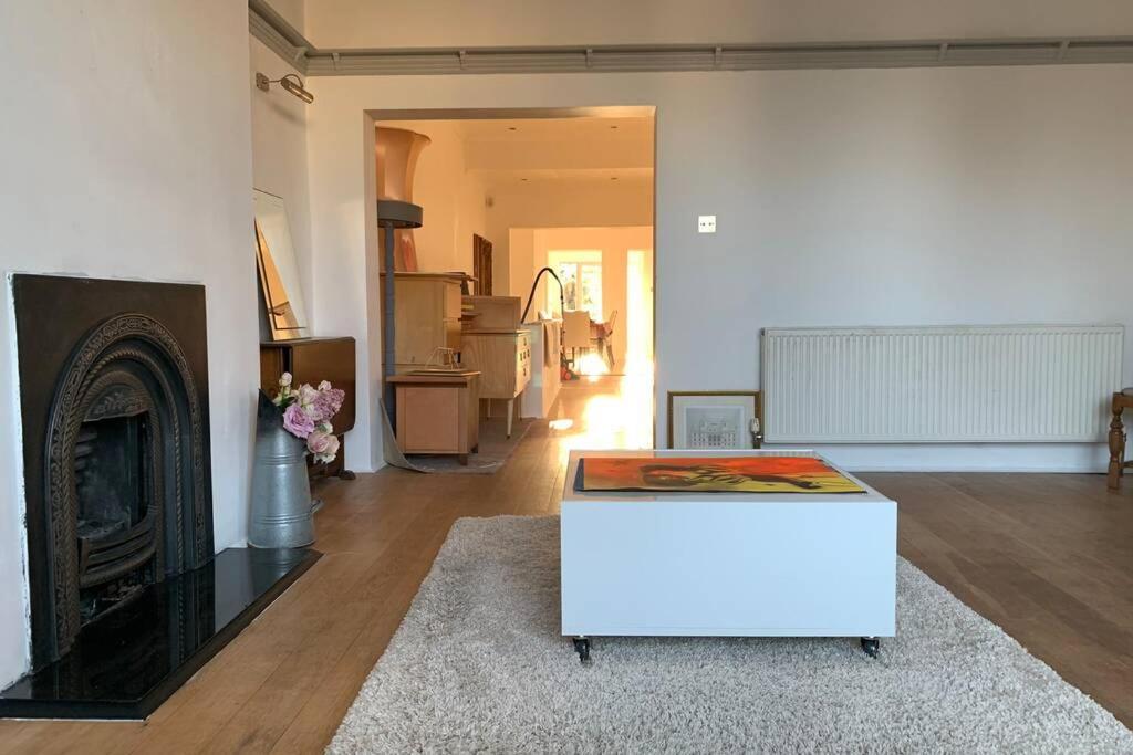 Spacious With Spectacular Views And Private Garden Villa Buxton  Esterno foto