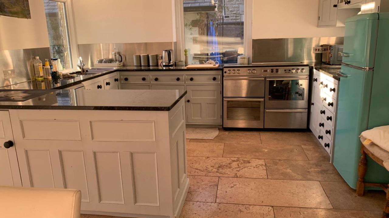 Spacious With Spectacular Views And Private Garden Villa Buxton  Esterno foto
